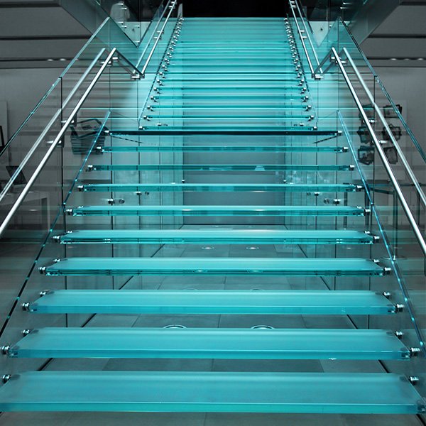  شیشه سکوریت در ساخت پله ها