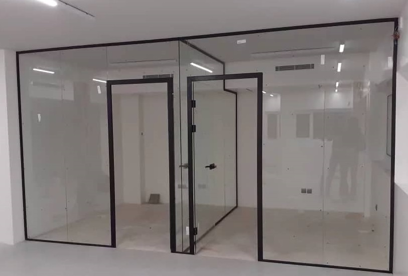پارتیشن شیشه ای اداره ای